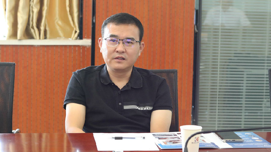 钟振东详细介绍了成都里来生物企业现状,企业优势和业务开展等情况.